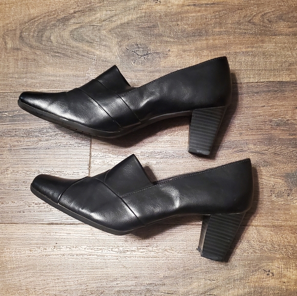 St.Johns Bay Black Heels - Picture 3 of 5